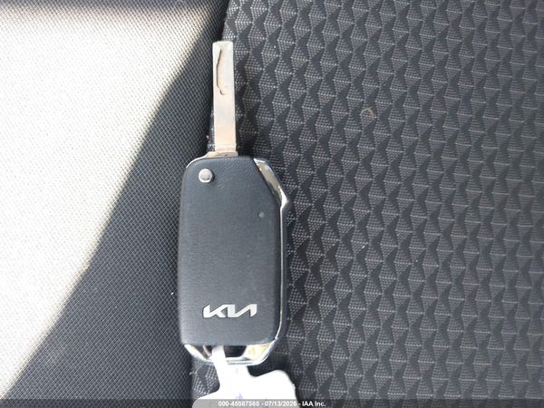 2025 KIA SPORTAGE LX