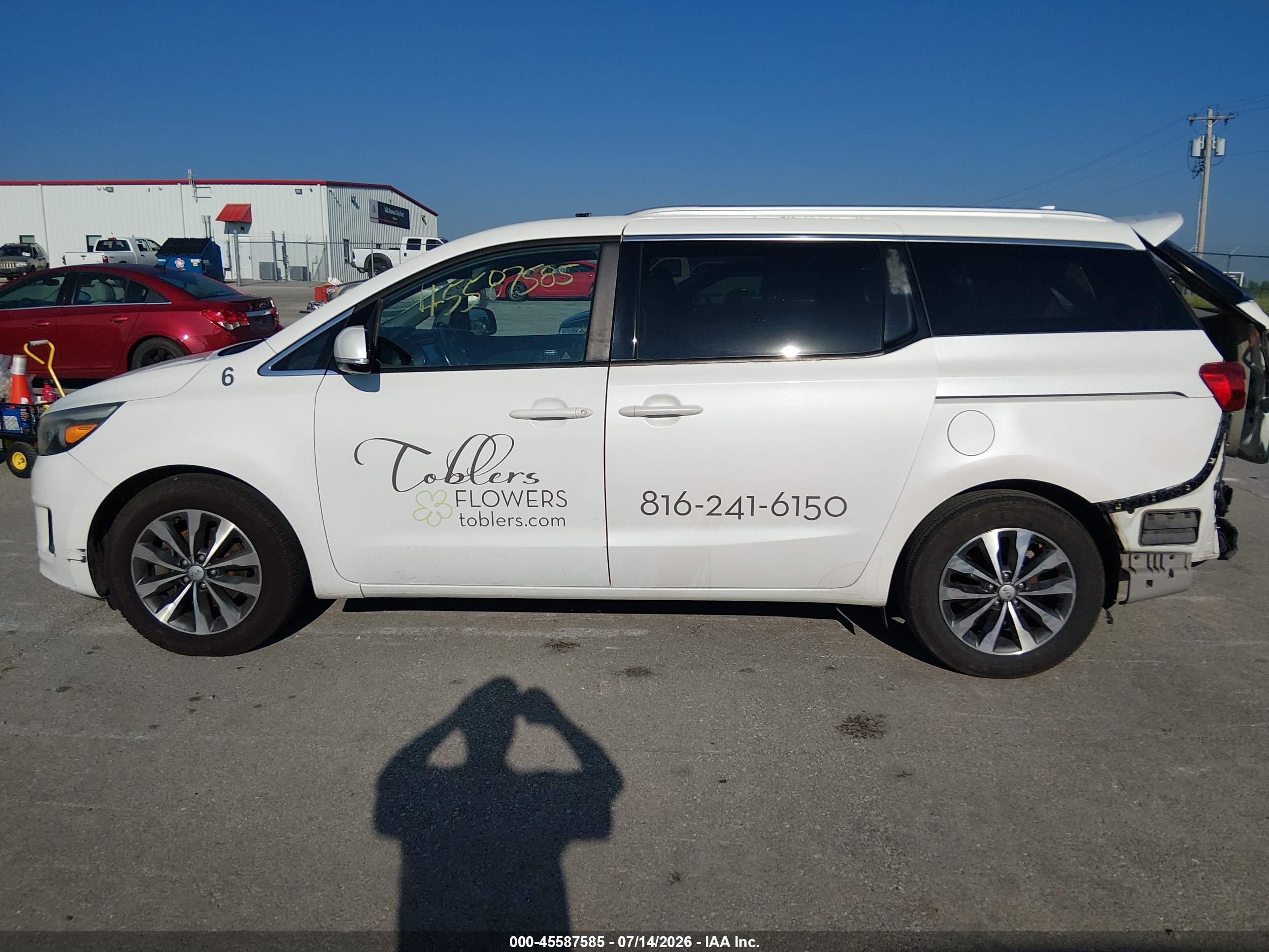 2016 KIA SEDONA SX