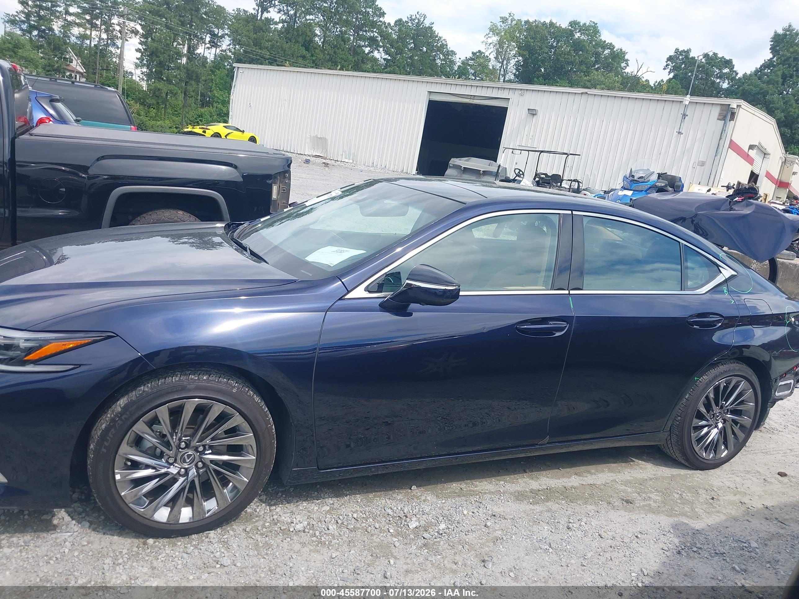 2025 LEXUS ES 350 ULTRA LUXURY