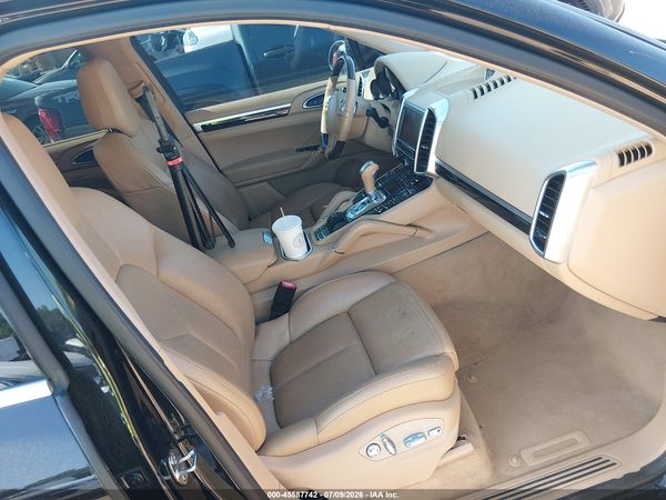 2013 PORSCHE CAYENNE