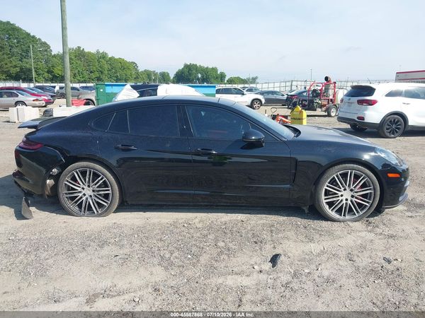 2018 PORSCHE PANAMERA 4