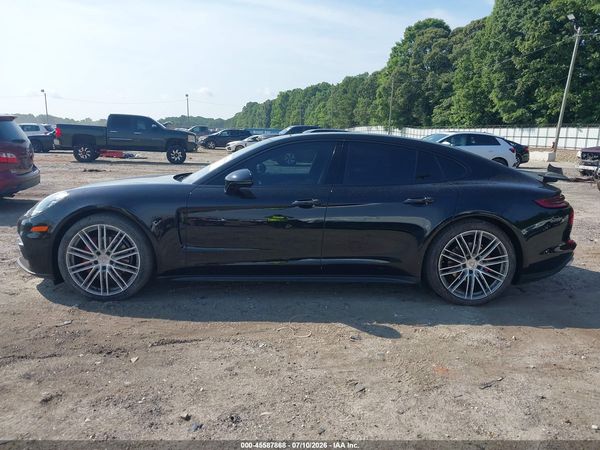 2018 PORSCHE PANAMERA