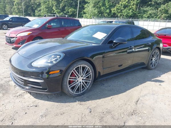 2018 PORSCHE PANAMERA 4