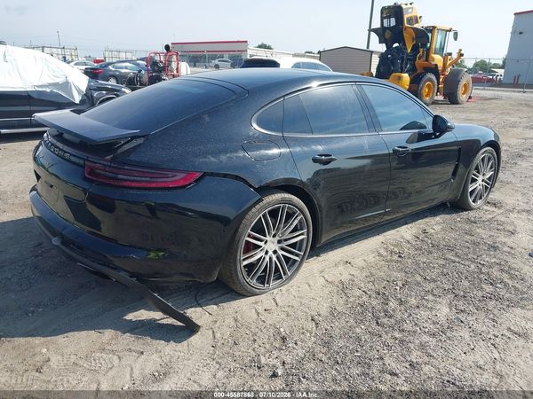 2018 PORSCHE PANAMERA 4