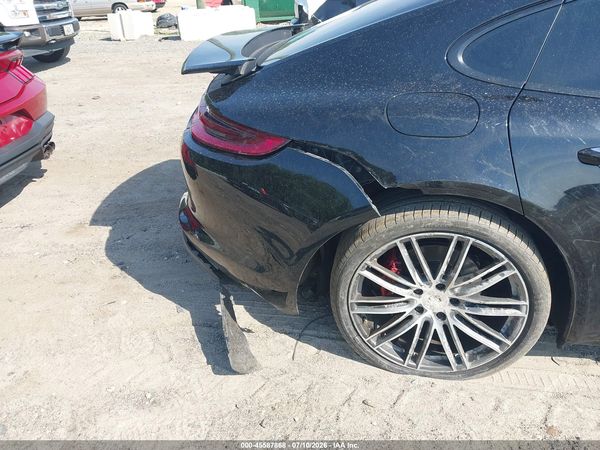 2018 PORSCHE PANAMERA 4