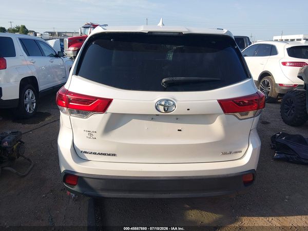 2017 TOYOTA HIGHLANDER XLE