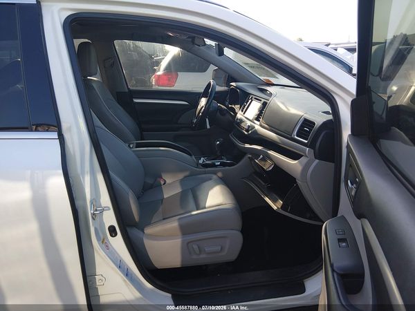 2017 TOYOTA HIGHLANDER XLE