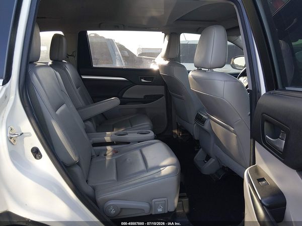 2017 TOYOTA HIGHLANDER XLE