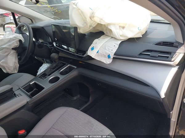 2026 TOYOTA SIENNA LE — I5