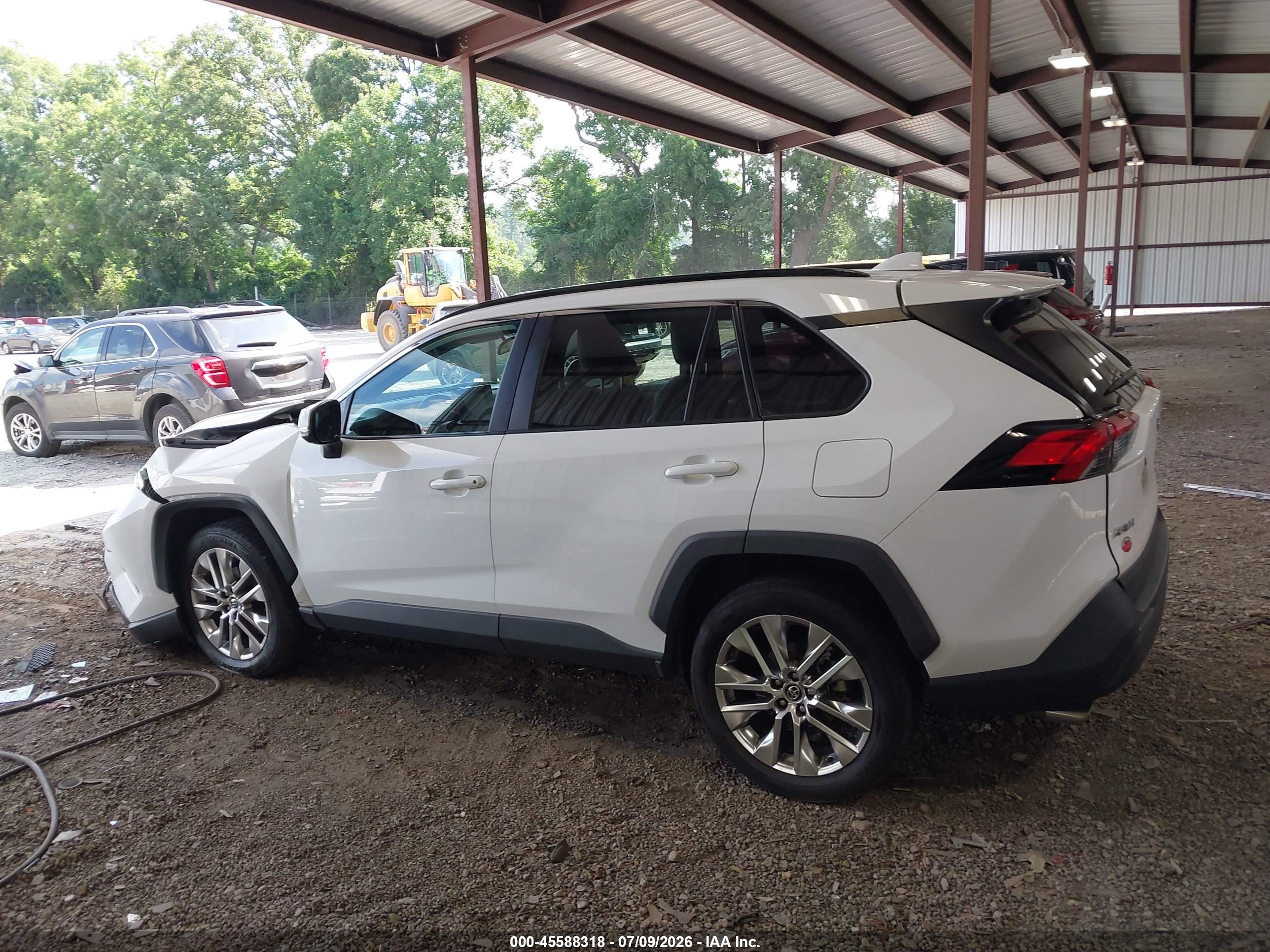 2020 TOYOTA RAV4 XLE PREMIUM