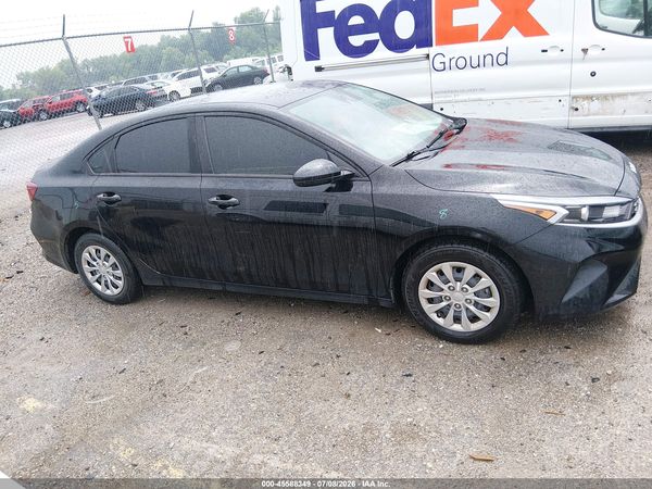 2023 KIA FORTE LX