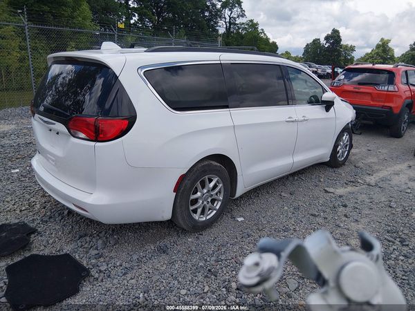 2020 CHRYSLER VOYAGER LXI