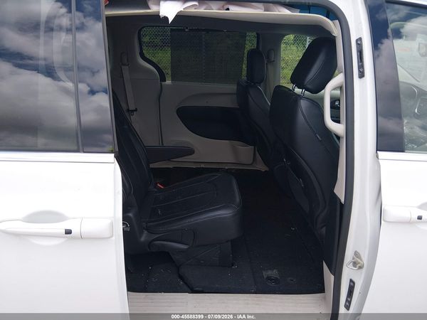 2020 CHRYSLER VOYAGER LXI