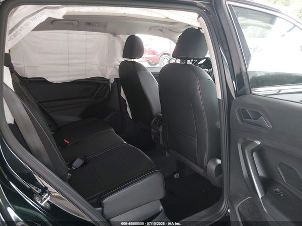 2021 VOLKSWAGEN TIGUAN — I8