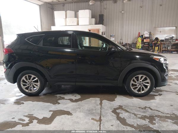 2018 HYUNDAI TUCSON SE