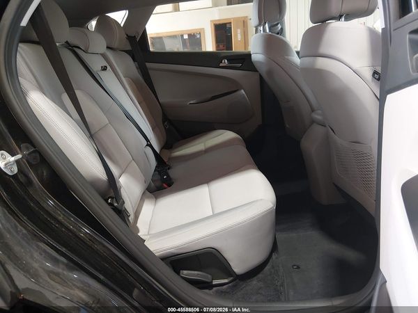 2018 HYUNDAI TUCSON SE