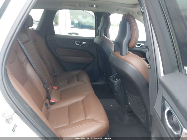 2018 VOLVO XC60 T5 INSCRIPTION