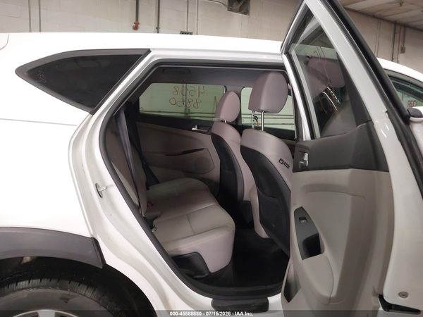 2019 HYUNDAI TUCSON SE — I8