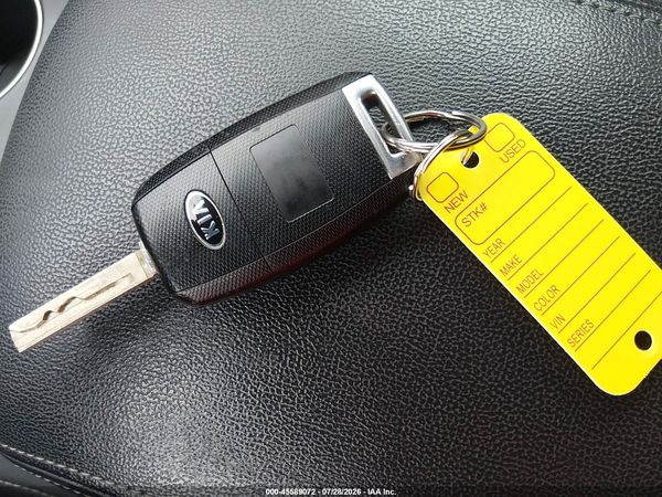 2016 KIA SORENTO 2.4L LX