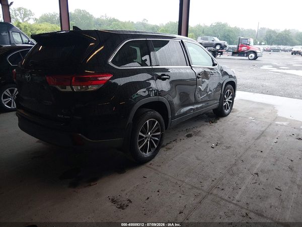 2019 TOYOTA HIGHLANDER XLE
