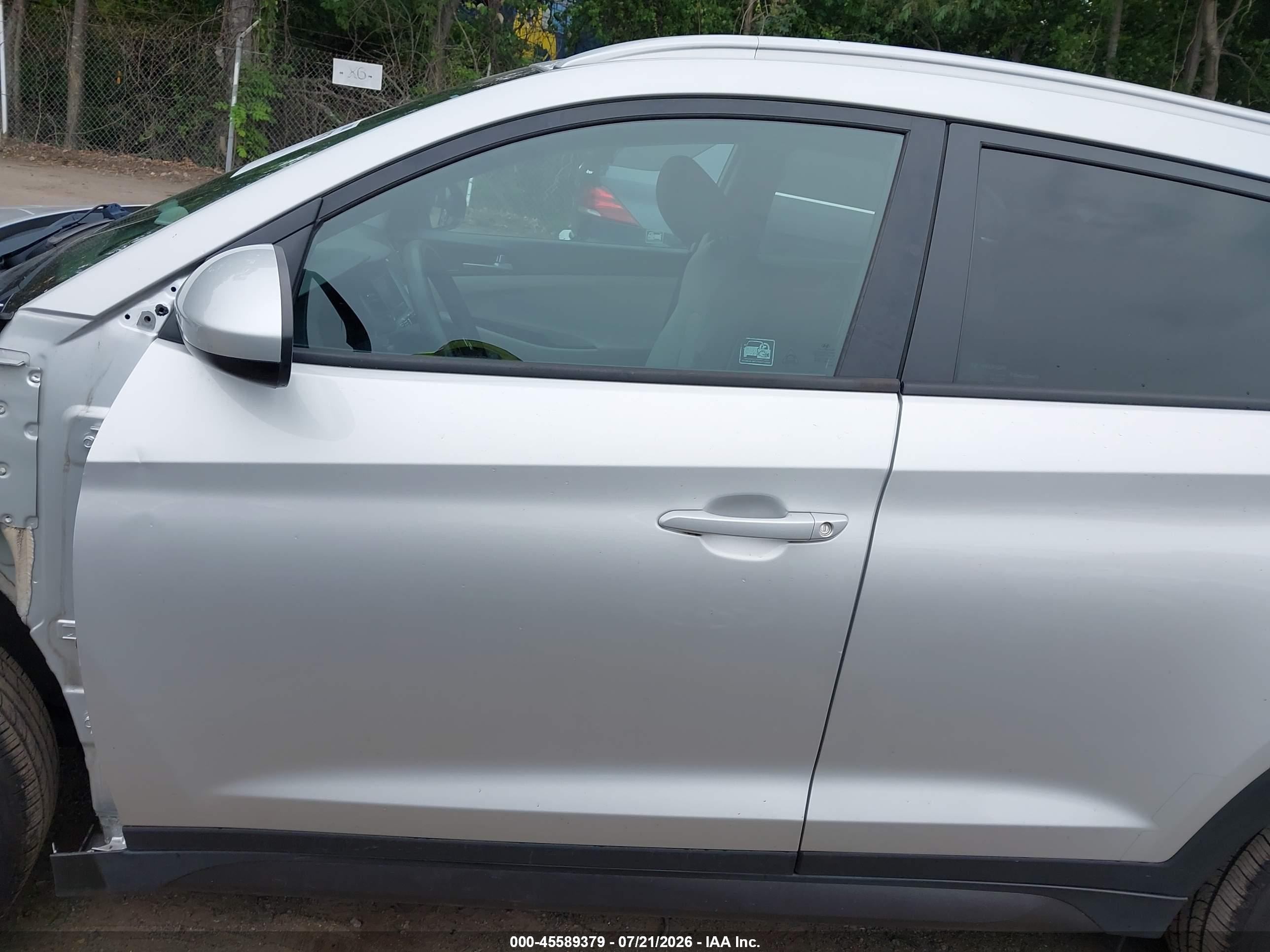 2016 HYUNDAI TUCSON SE