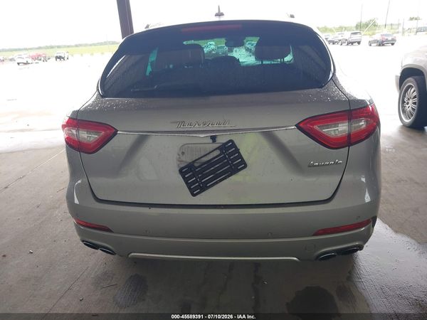 2017 MASERATI LEVANTE Luxury