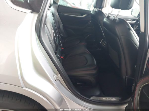 2017 MASERATI LEVANTE Luxury