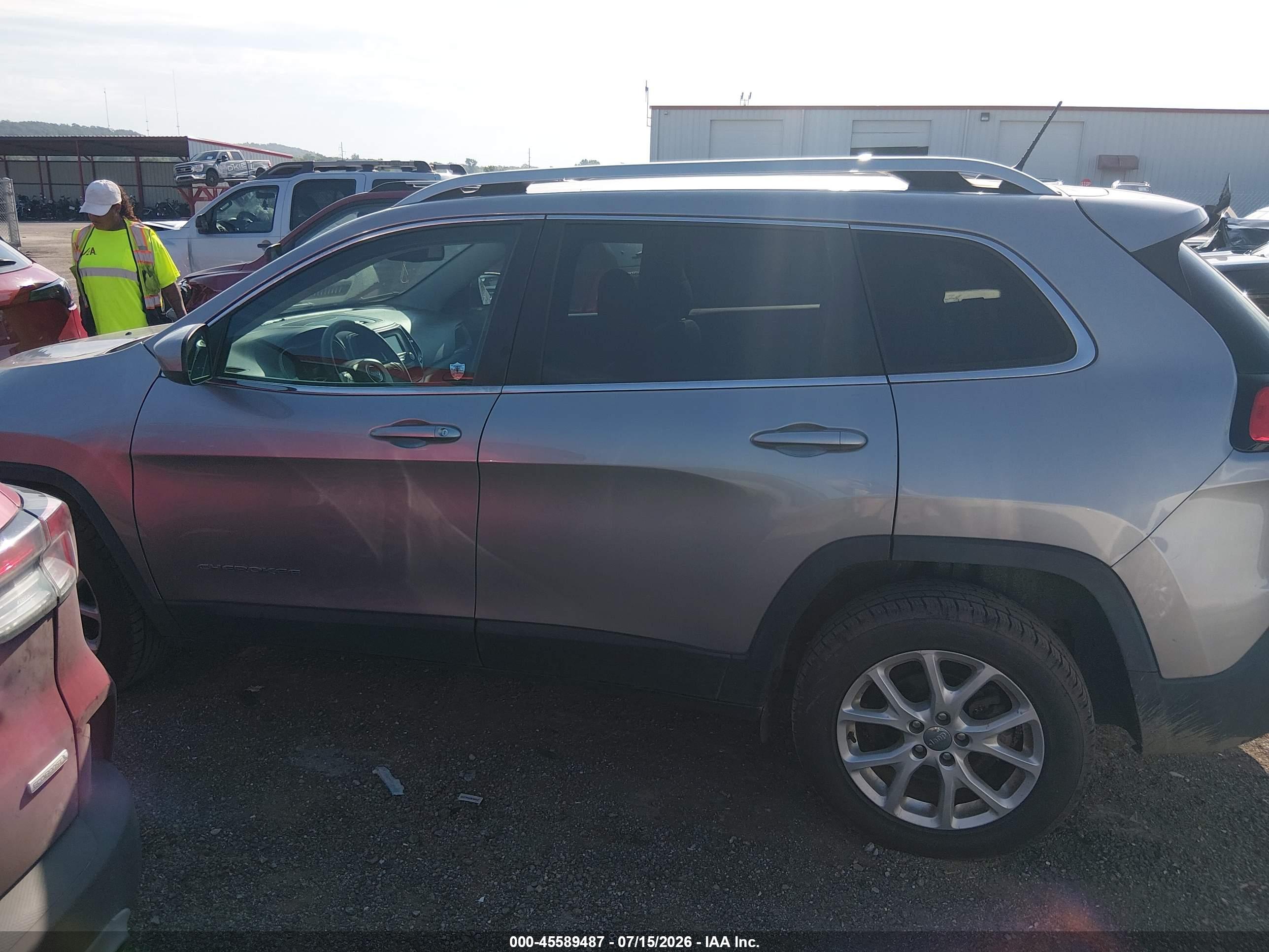 2018 JEEP CHEROKEE LATITUDE FWD