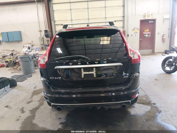 2017 VOLVO XC60 T6 R-DESIGN