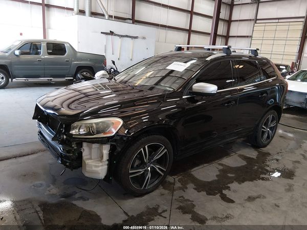 2017 VOLVO XC60 T6 R-DESIGN