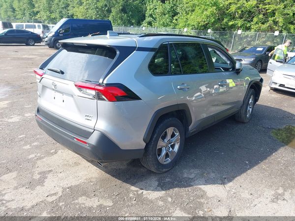 2022 TOYOTA RAV4 XLE — I4