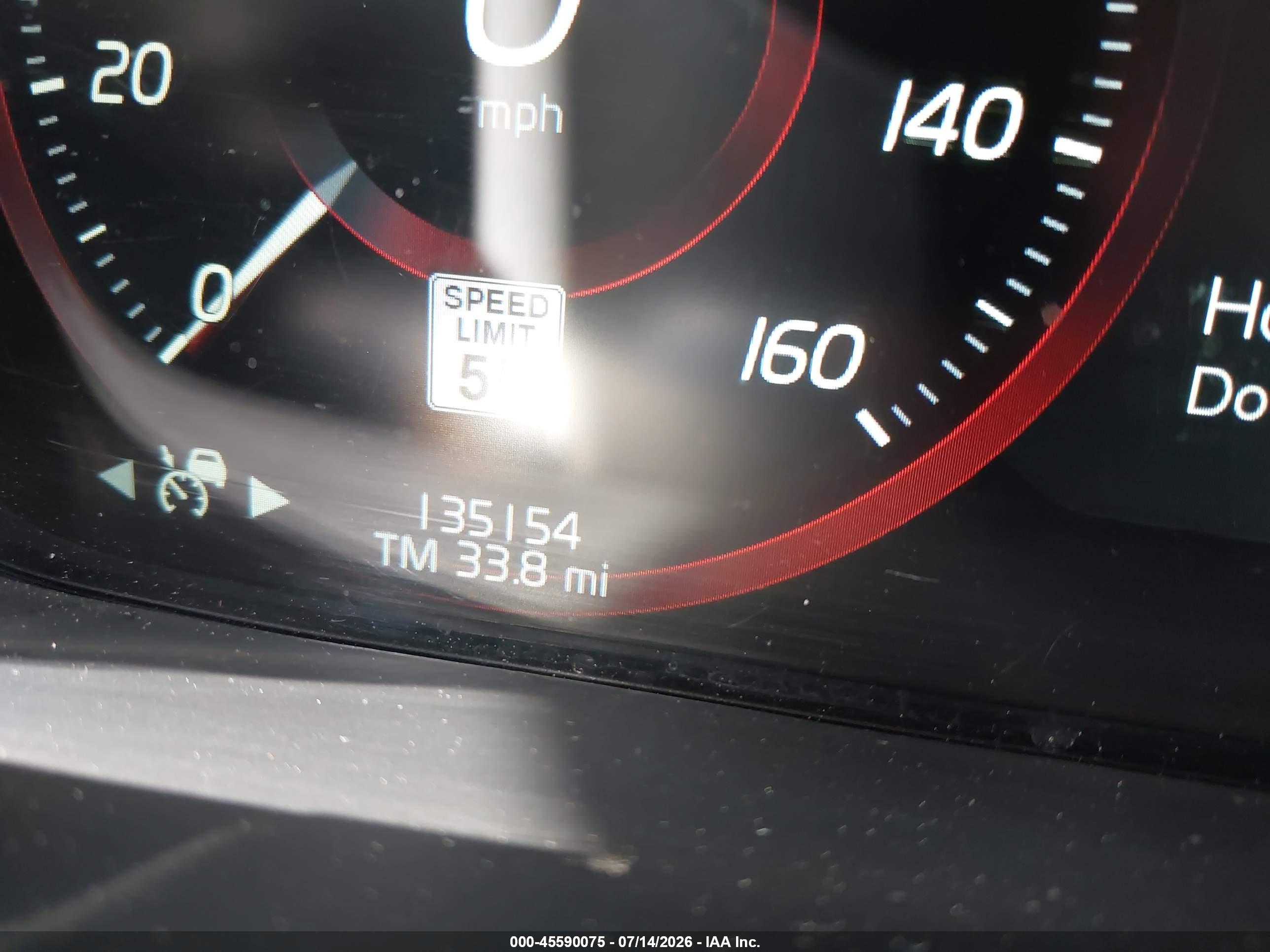 2018 VOLVO XC90 Momentum