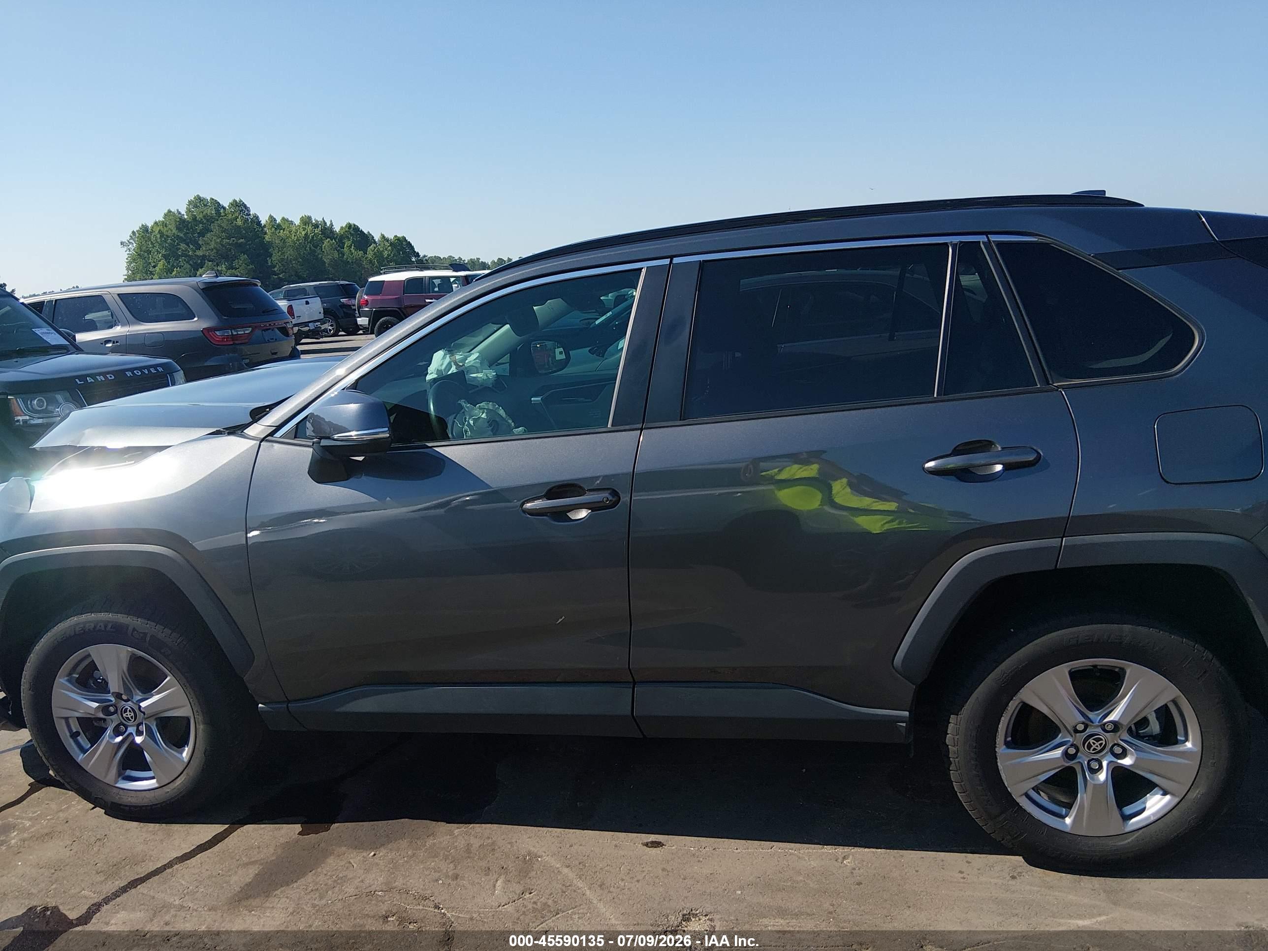2022 TOYOTA RAV4 XLE