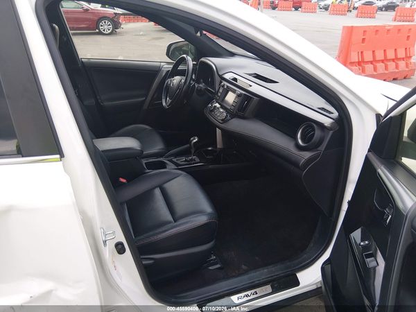 2016 TOYOTA RAV4 SE