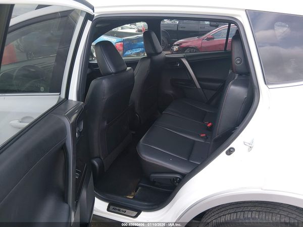 2016 TOYOTA RAV4 SE