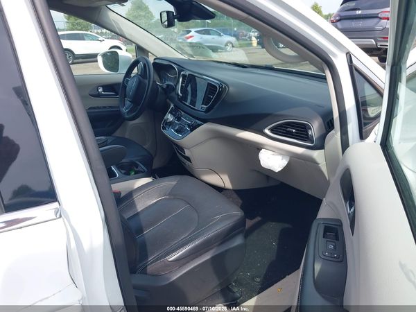 2022 CHRYSLER PACIFICA TOURING L
