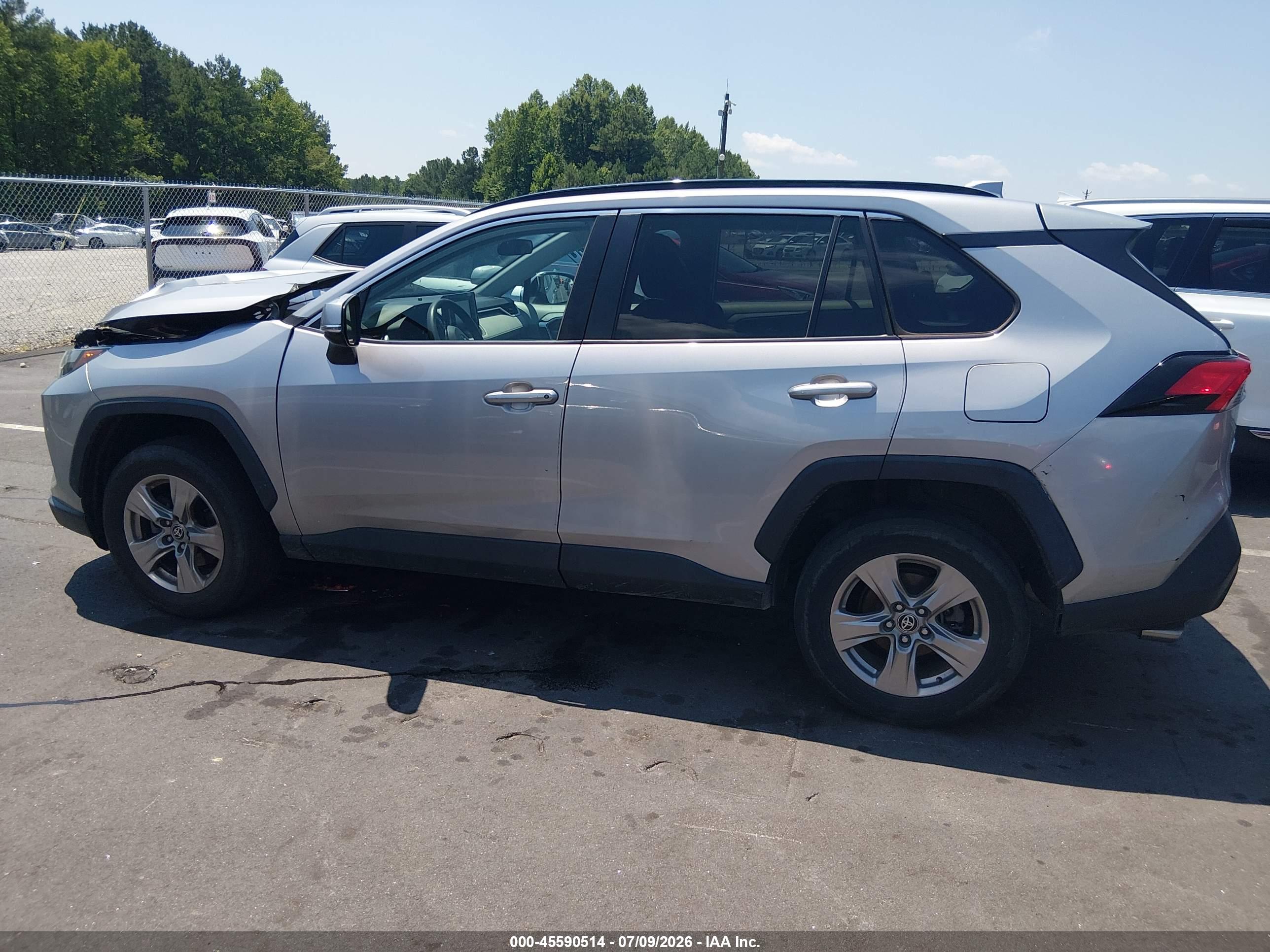 2022 TOYOTA RAV4 XLE