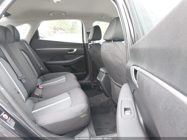 2022 HYUNDAI SONATA SE