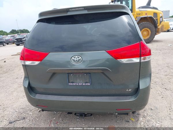 2013 TOYOTA SIENNA LE V6 8 PASSENGER