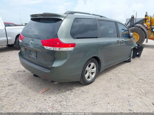 2013 TOYOTA SIENNA LE V6 8 PASSENGER