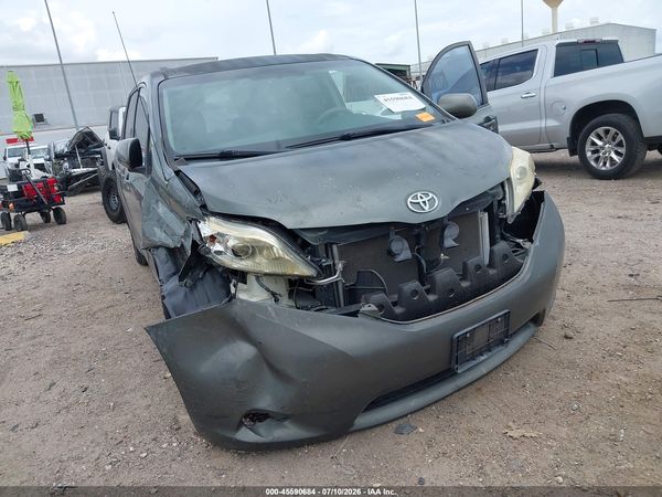 2013 TOYOTA SIENNA LE V6 8 PASSENGER