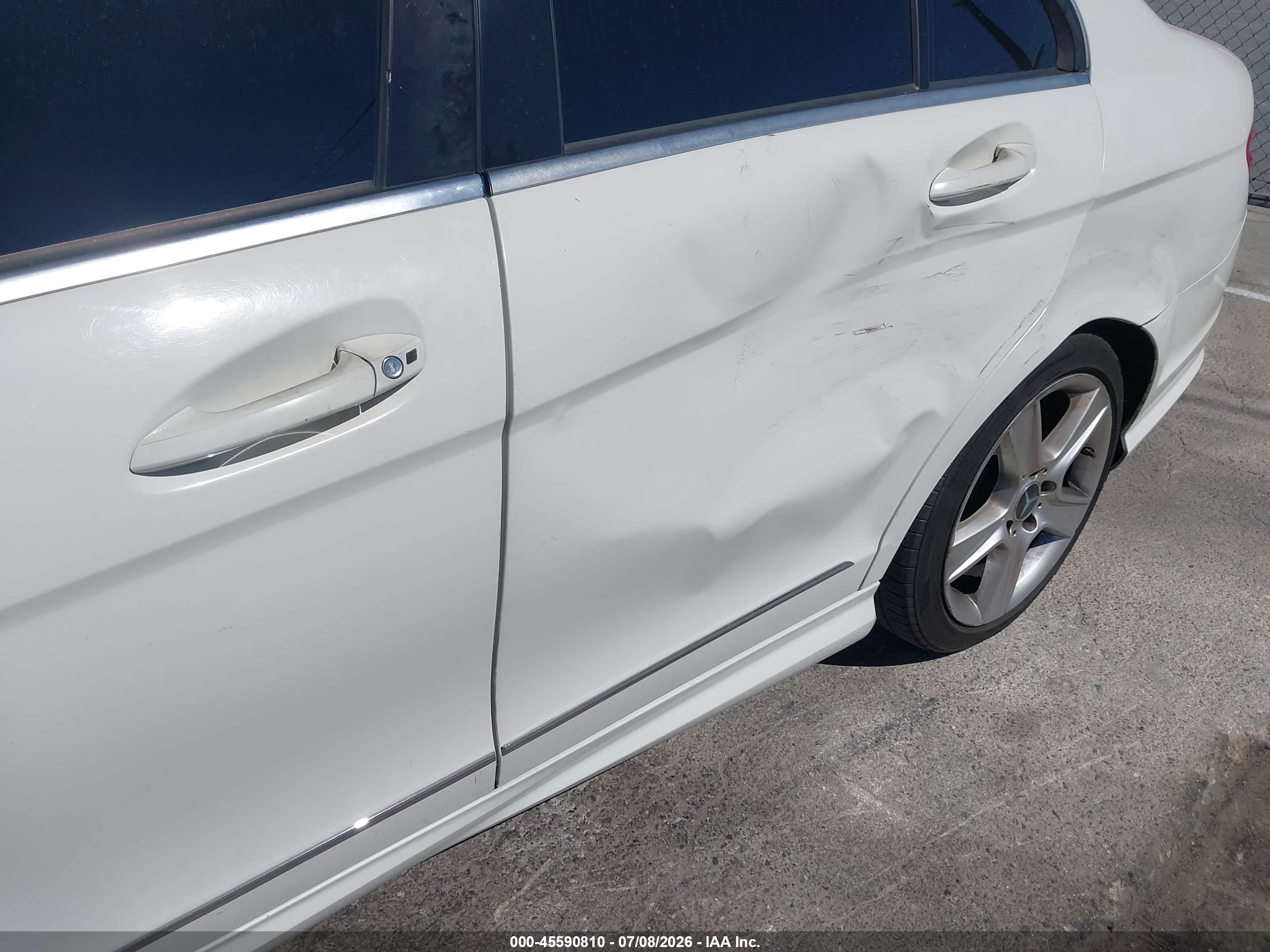 2010 MERCEDES-BENZ C 300 C300