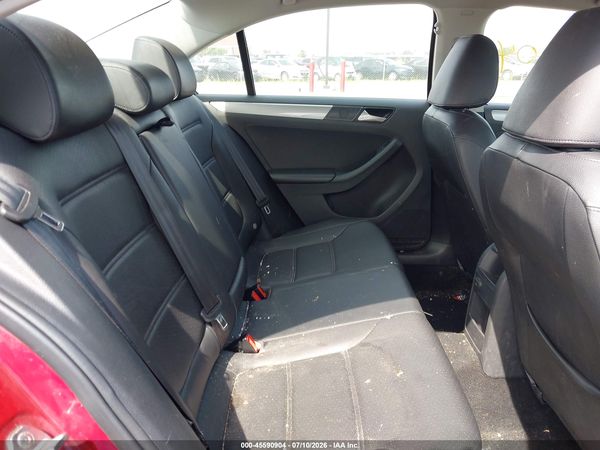 2017 VOLKSWAGEN JETTA 1.4T SE — I8