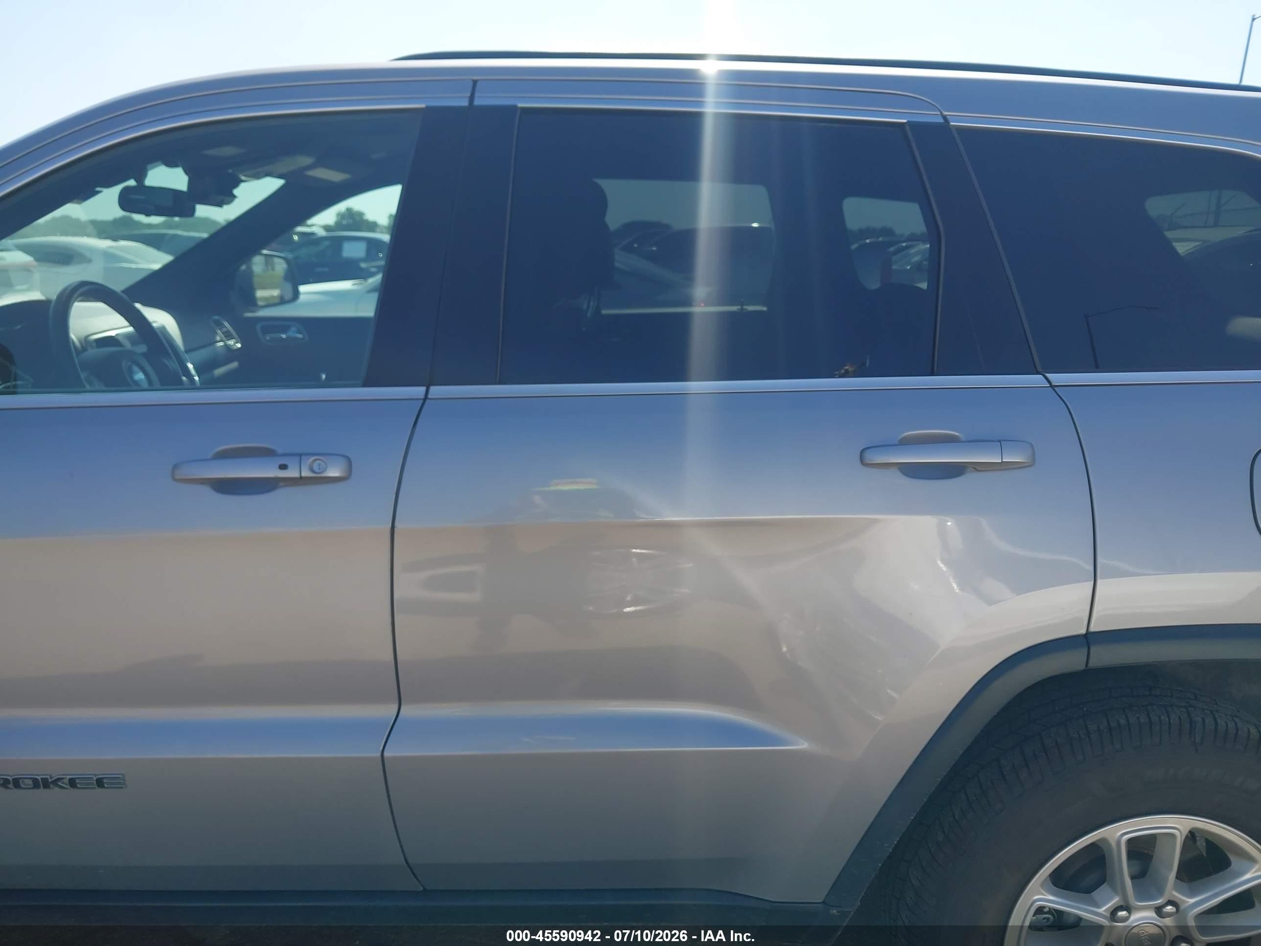 2019 JEEP GRAND CHEROKEE LAREDO 4X2