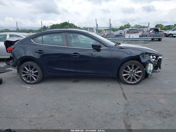 2018 MAZDA MAZDA3 TOURING