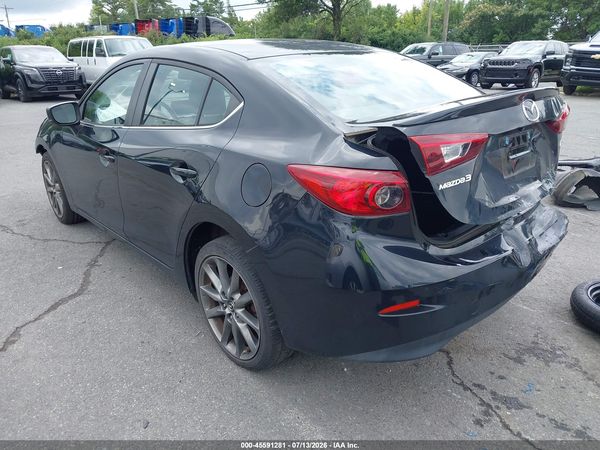 2018 MAZDA MAZDA3 TOURING