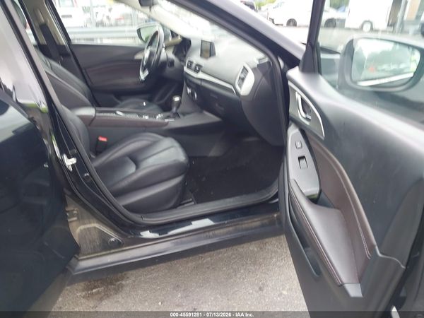 2018 MAZDA MAZDA3 TOURING