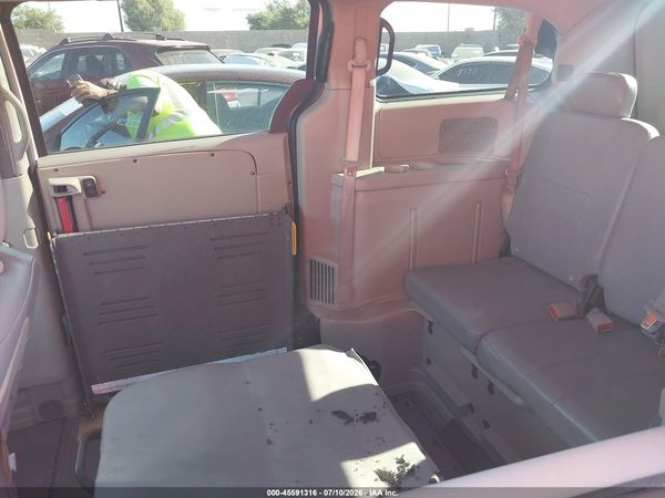 2017 DODGE GRAND CARAVAN SE/SE PLUS — I8