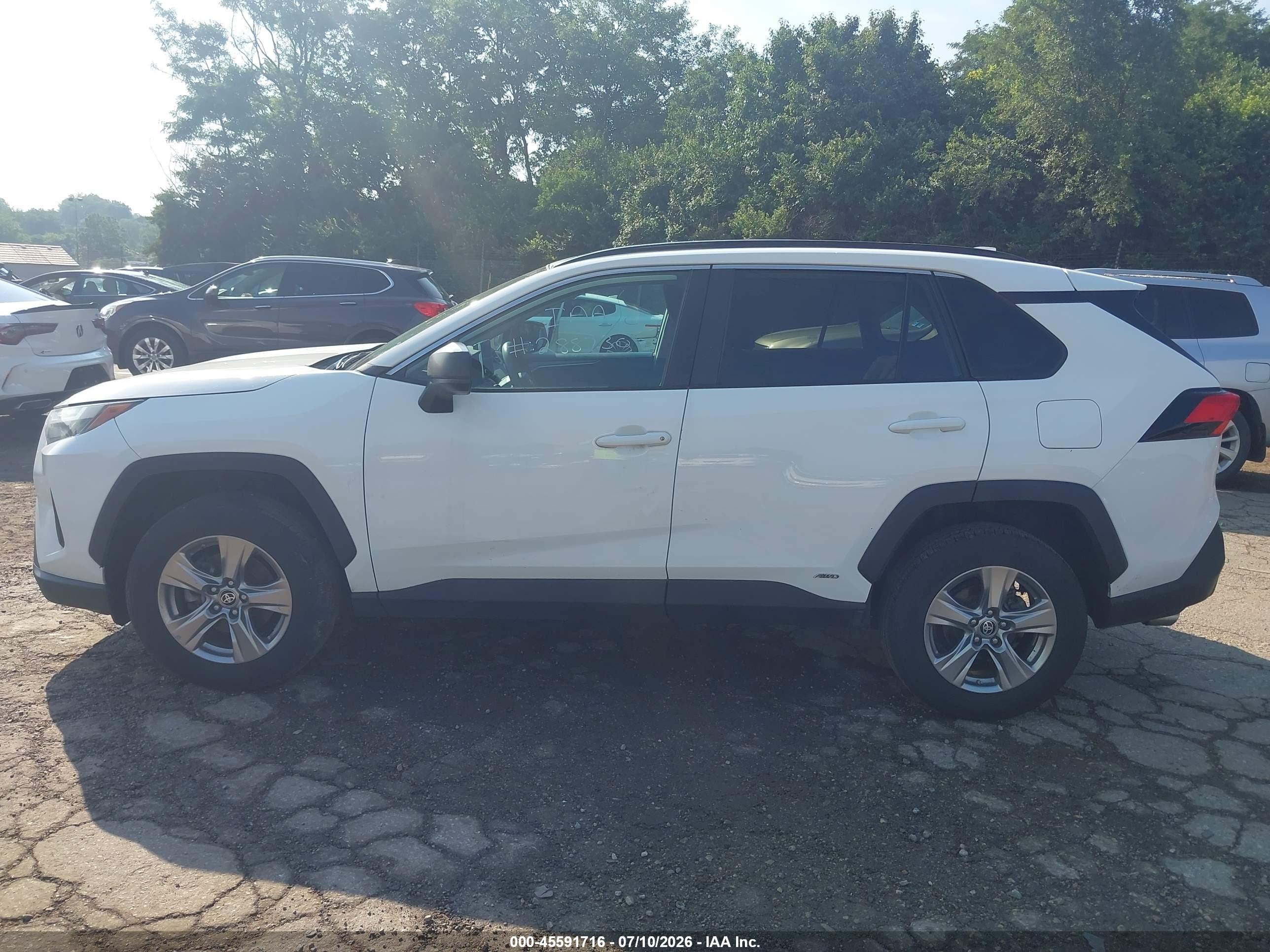 2024 TOYOTA RAV4 HYBRID LE