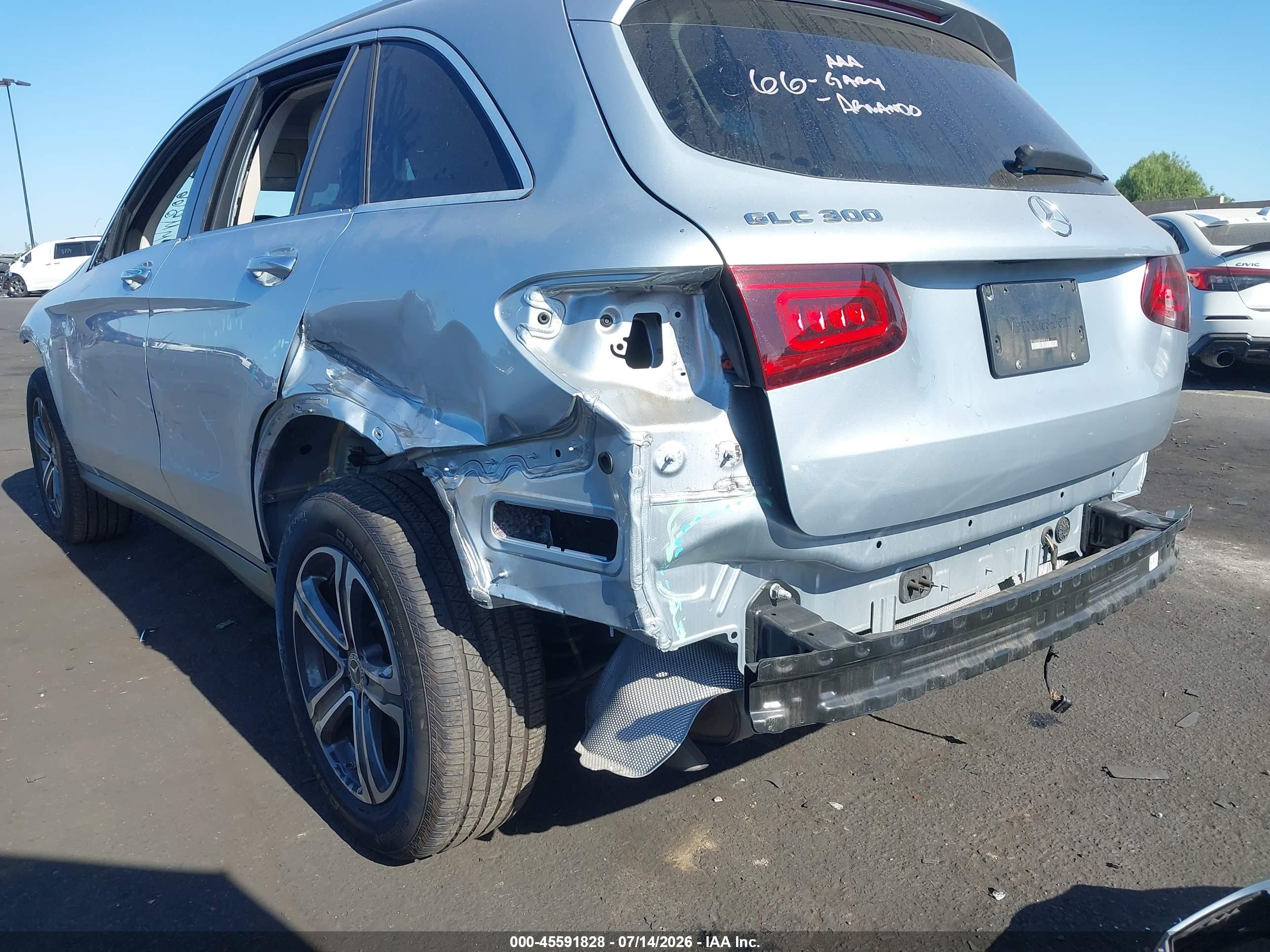 2022 MERCEDES-BENZ GLC 300 SUV